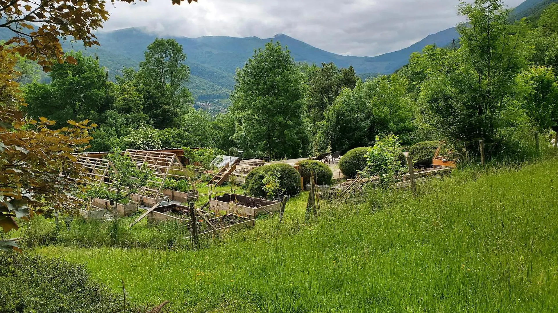 Villa Roulotte Appoline à Arrien-en-Bethmale